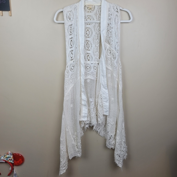FIRM | Anthro | Meadow Rue White/Cream Lace Vest - Picture 1 of 7